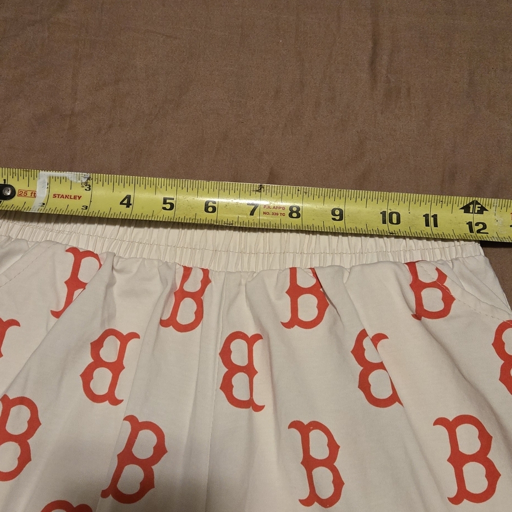 Cream T-shirt And Short Set with Red Logo Boston Red Pattern - Picture 5 of 10